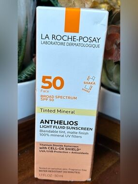 La Roche-Posay Anthelios Tinted Mineral Sunscreen SPF 50 - Orange